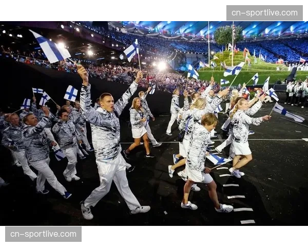 欧冠主题草根足球赛在伦敦开幕,鼓励青少年参与