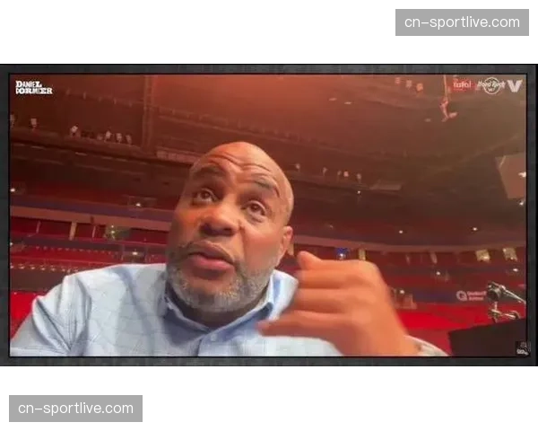 UFC 302:沃尔卡诺夫斯基分歧判定险胜托普里亚,重夺羽量级冠军 UFC 302:沃尔卡诺夫斯基分歧判定险胜托普里亚,重夺羽量级冠军